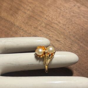 Vintage 1980’s Gold Pearl Accent Ring